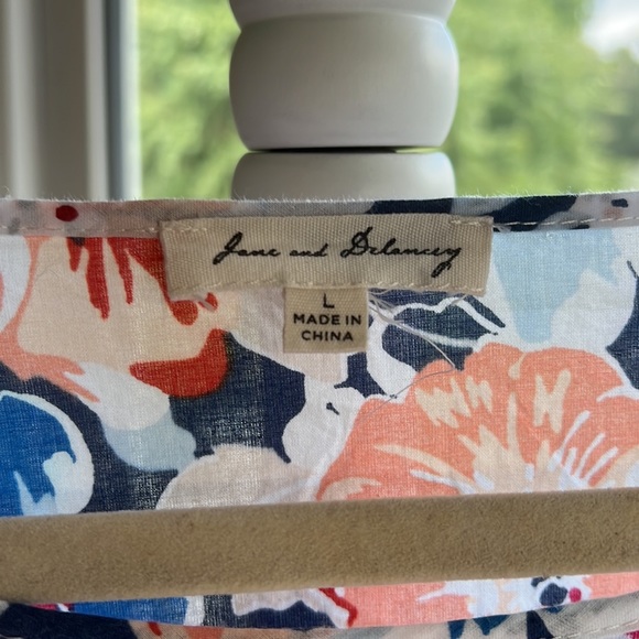 Jane and Delancey pull on cotton top with huge pleated bell 3/4 length sleeves - Picture 3 of 5